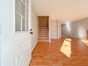 8 Park St, Unit #7 in Saco, ME - Building Photo - Building Photo