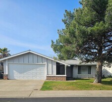 4316 Leafmont Way in Sacramento, CA - Building Photo