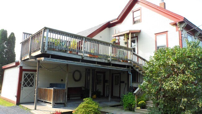 45 Court St in Middlebury, VT - Building Photo - Building Photo