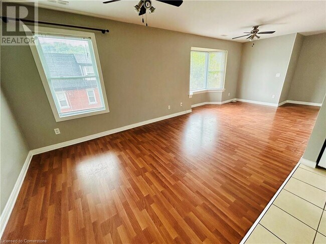209 Balsam Ave S in Hamilton, ON - Building Photo - Building Photo