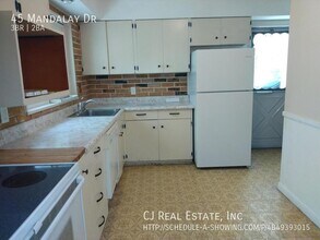 45 Mandalay Dr in Ballwin, MO - Building Photo - Building Photo