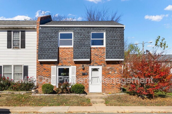 129 Hickok Cir in Fredericksburg, VA - Building Photo - Building Photo