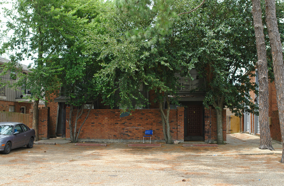 2728 Independence St in Metairie, LA - Building Photo