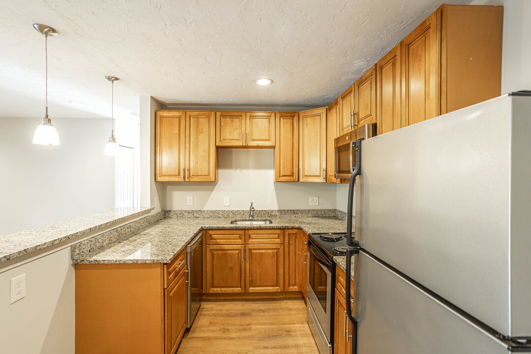 Waltham Overlook in Waltham, MA - Building Photo