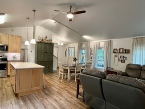 3556 Erin Dr in North Pole, AK - Building Photo - Building Photo