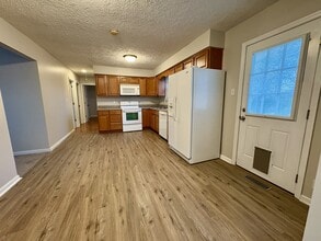 581 Needmore Rd in Clarksville, TN - Building Photo - Building Photo