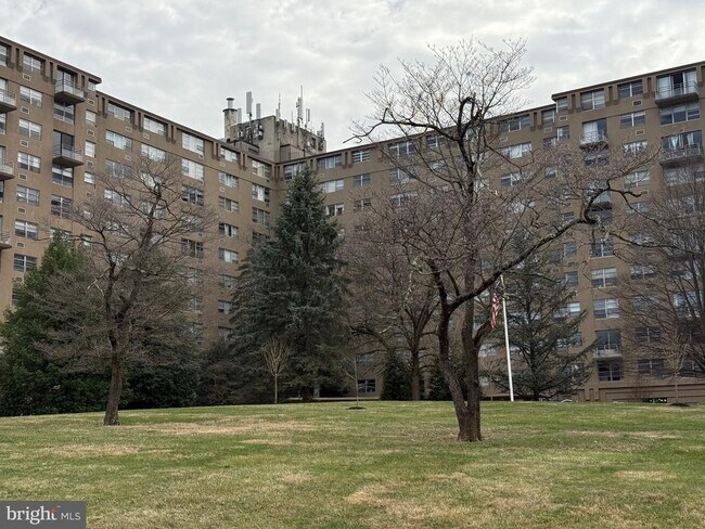 property at 1030 E Lancaster Ave
