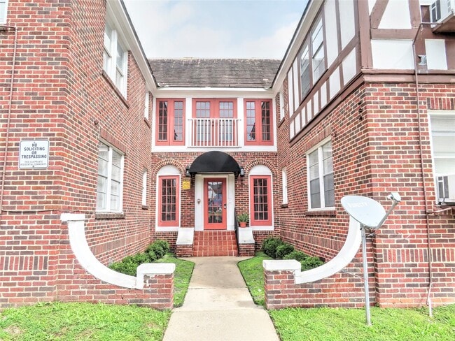 property at 3920 Fannin St