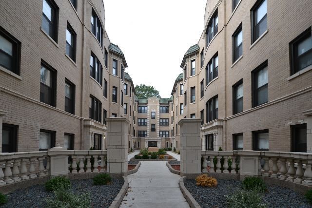 property at 4039.5 N Ashland Ave