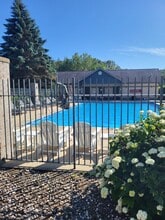 18400 N Ridge Ct, Unit #3 in Spring Lake, MI - Foto de edificio - Building Photo