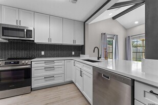 15631 Shenandoah Square Ave in Baton Rouge, LA - Building Photo