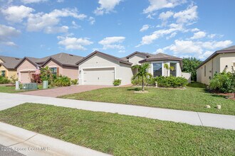 943 Remington Green Dr SE in Palm Bay, FL - Building Photo - Building Photo