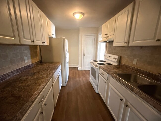 521 Edwards St in Fayetteville, NC - Building Photo - Building Photo