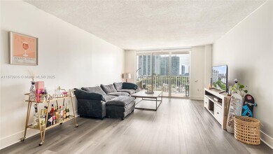 2851 NE 183rd St, Unit 809E in Aventura, FL - Building Photo - Building Photo