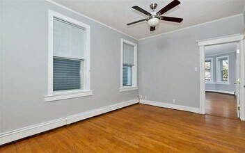 27 Reservoir Ave in Jersey City, NJ - Building Photo - Building Photo