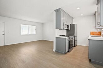 STRA117 in Santa Monica, CA - Building Photo - Interior Photo