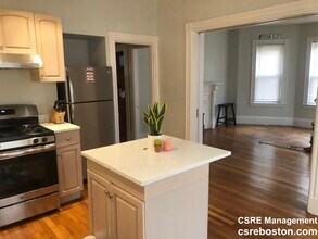 24 Pond St, Unit 1 in Boston, MA - Building Photo - Building Photo