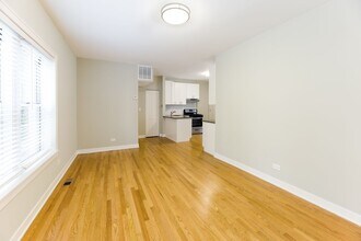 3531 N Broadway St, Unit 1 in Chicago, IL - Building Photo - Building Photo
