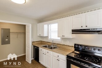 1017 Mountain Dr in Fultondale, AL - Building Photo - Building Photo
