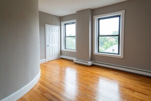 169 Western Ave, Unit 169 Western Ave in Cambridge, MA - Building Photo