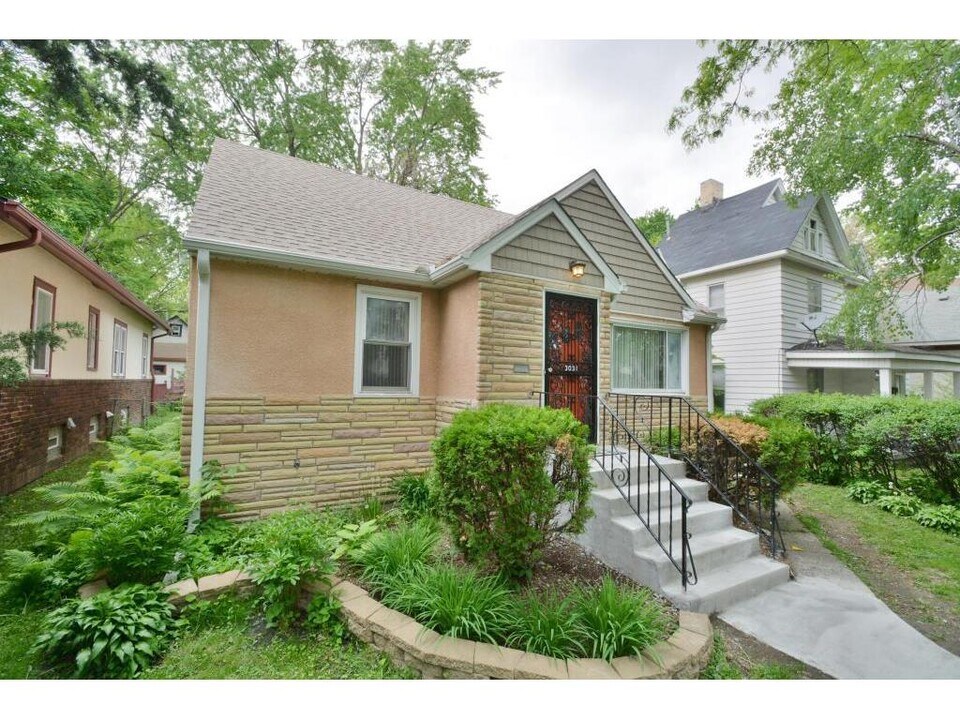 3031 Queen Ave N in Minneapolis, MN - Building Photo