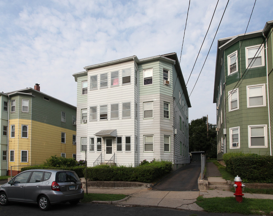 22 Horace St in New Britain, CT - Building Photo