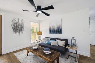 1000 Hollywood Ave in Clearwater, FL - Building Photo - Building Photo