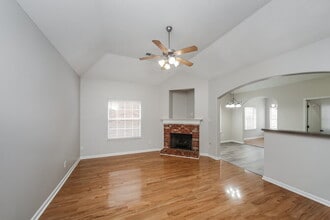 1014 Cassabella Cove in Memphis, TN - Foto de edificio - Building Photo