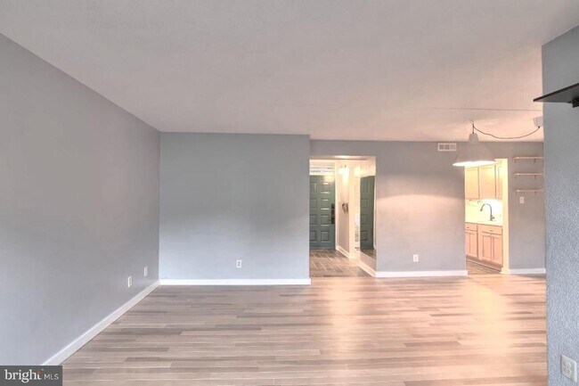 1578 Moorings Dr in Reston, VA - Building Photo - Building Photo