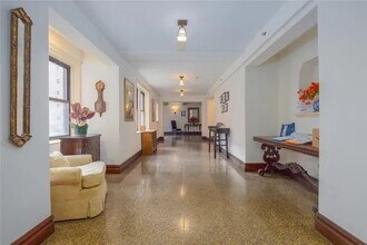 68 E Hartsdale Ave, Unit 3K in Hartsdale, NY - Foto de edificio - Building Photo