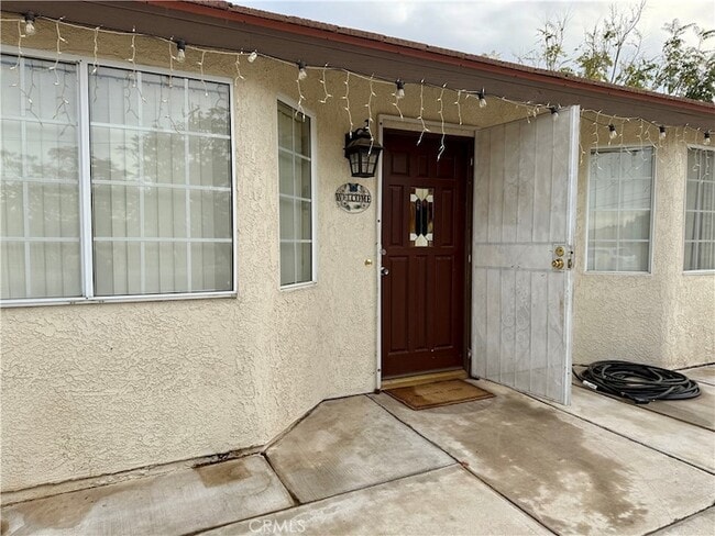 18693 Albany St in Hesperia, CA - Building Photo - Building Photo