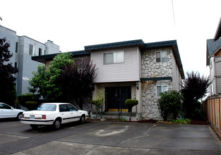 3828 Whitman Ave in Seattle, WA - Building Photo - Building Photo