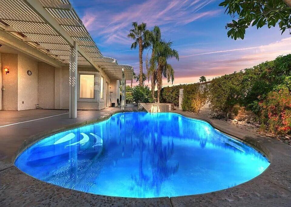 44800 Calle Santa Barbara in La Quinta, CA - Building Photo