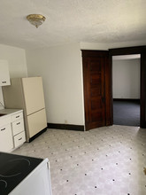 1032 N 9th St-Unit -4 in Terre Haute, IN - Foto de edificio - Building Photo