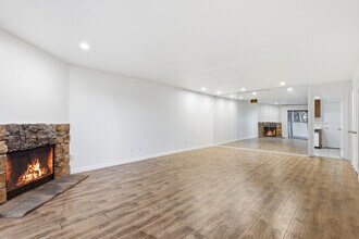 1348 N Orange Dr, Unit #4 in Los Angeles, CA - Building Photo - Building Photo