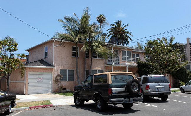 102-112 Gaviota Ave in Long Beach, CA - Building Photo - Building Photo