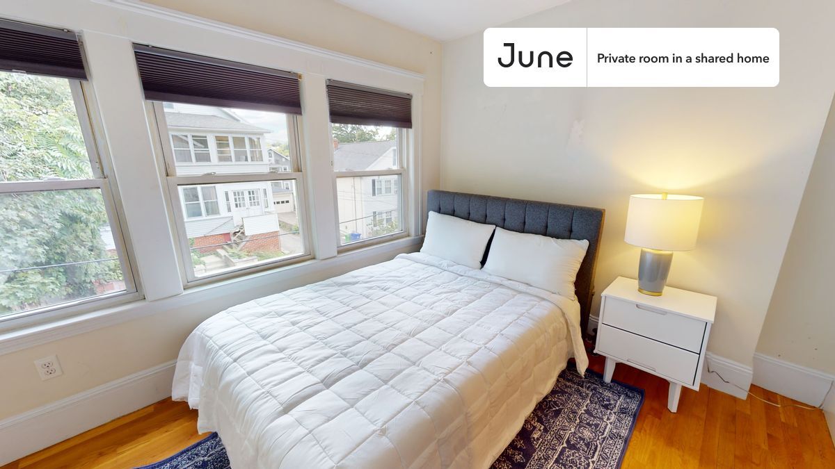 Private bedroom in 4 bed/1 bath Home in Boston, MA - Building Photo