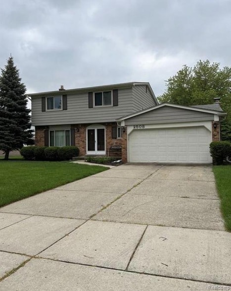 property at 2508 Coral Dr