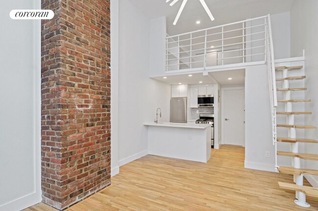 227 E 12th St in New York, NY - Building Photo - Building Photo