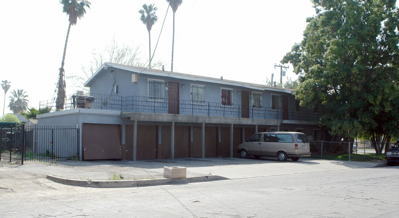 901 Wall Ave in San Bernardino, CA - Building Photo