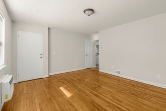 355 New York Ave LLC in Lyndhurst, NJ - Building Photo - Building Photo