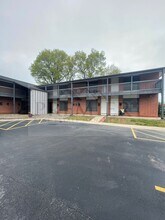 6009 Barton Ave in Shawnee, KS - Building Photo - Building Photo