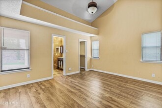7229 Golden Hawk Dr in El Paso, TX - Building Photo - Building Photo