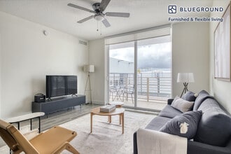 110 SW 12th St in Miami, FL - Building Photo - Building Photo