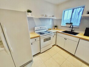 1410 S Federal Hwy in Lake Worth Beach, FL - Building Photo - Building Photo