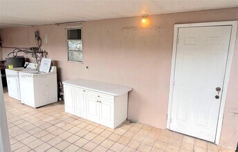 236 E 14th St in Hialeah, FL - Building Photo - Building Photo