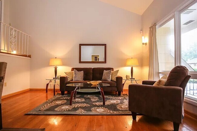 557 S Orange Ave in South Orange, NJ - Building Photo - Building Photo