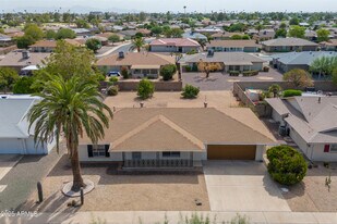 10301 W Charter Oak Dr in Sun City, AZ - Building Photo