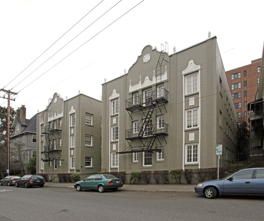 Flanders Apartments in Portland, OR - Building Photo