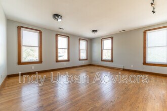 243 E 11th St in Indianapolis, IN - Building Photo - Building Photo